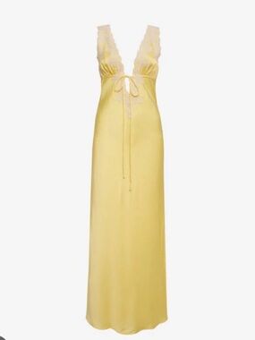 Yellow Lace-Trim Long Chemise Nightgown
Rumored silk dress